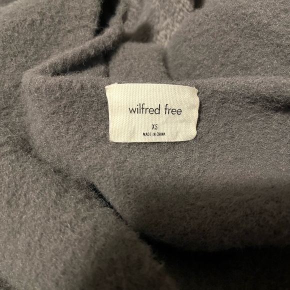 GREY Aritzia Relaxed V-Neck Sweater - Picture 4 of 4